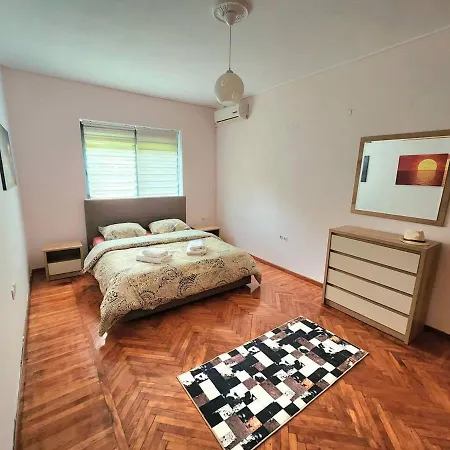 Turqoise Flat In Center With 24h Self Check In Apartman