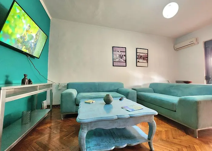 Turqoise Flat In Center With 24h Self Check In Apartmán